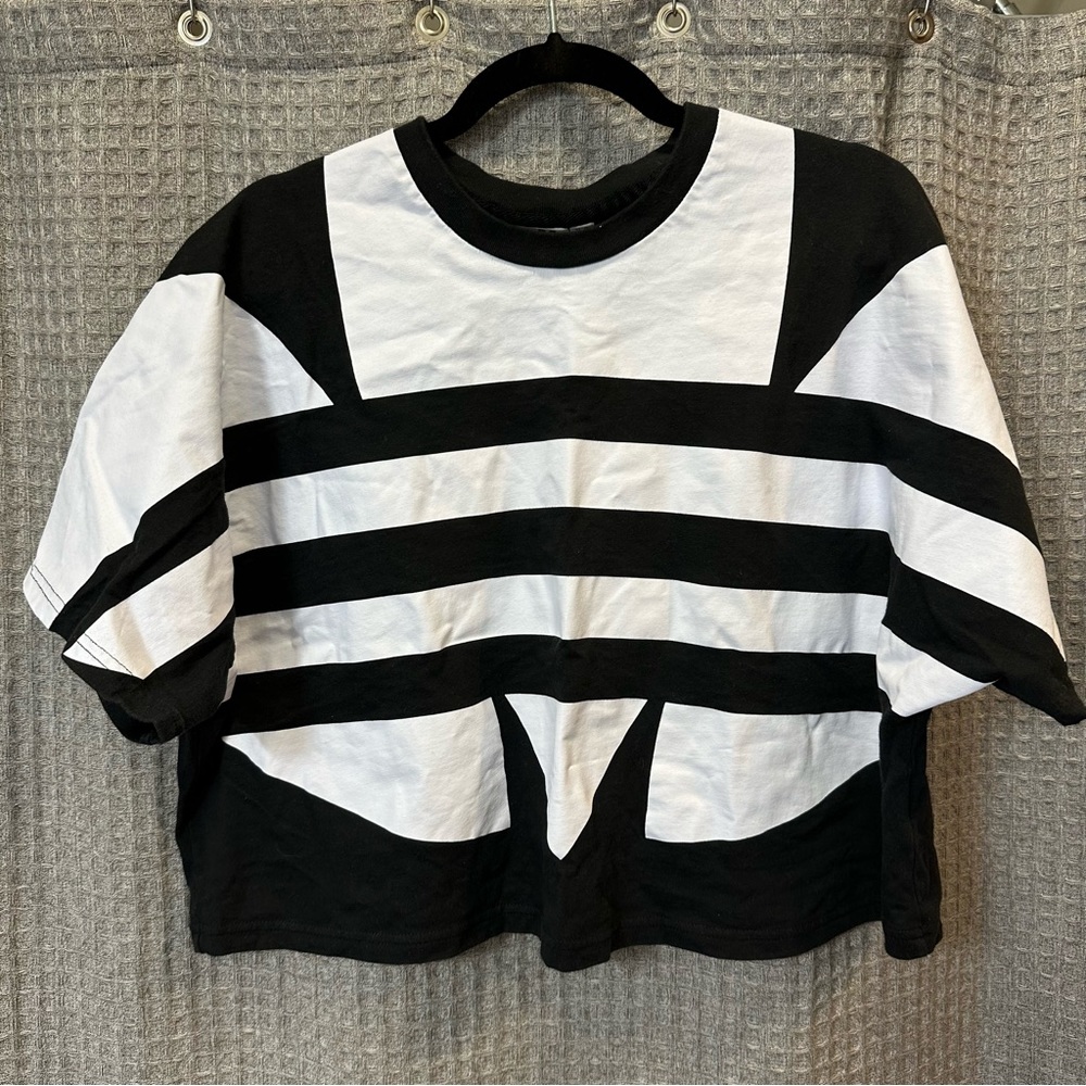 EUC Adidas Women’s XL Graphic Crop Top